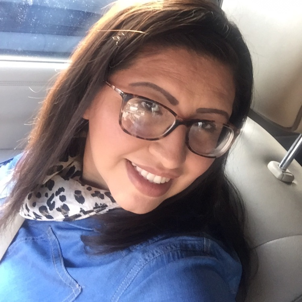 Meet your Posher, Monica